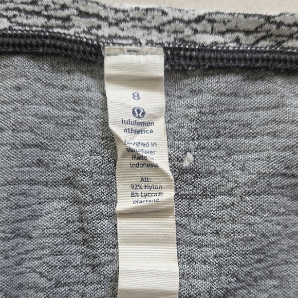 Lululemon Black & White Athletic Tank Top Size 8 Workout Yoga - Picture 2 of 6